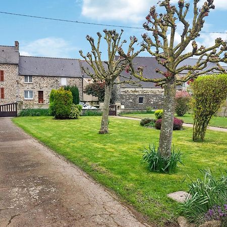 Lovely Home In La Fresnais With Kitchen Exteriör bild