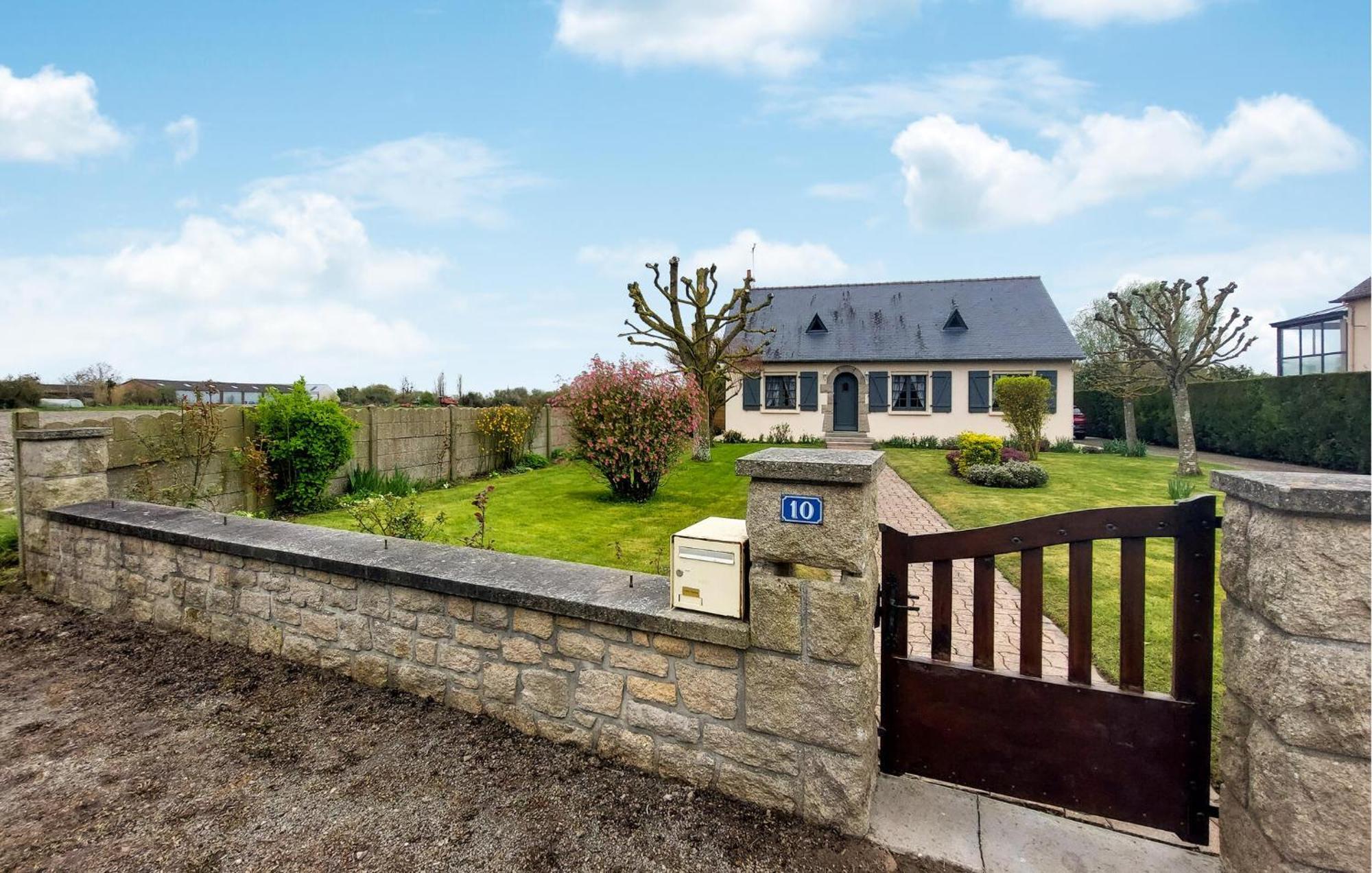 Lovely Home In La Fresnais With Kitchen Exteriör bild